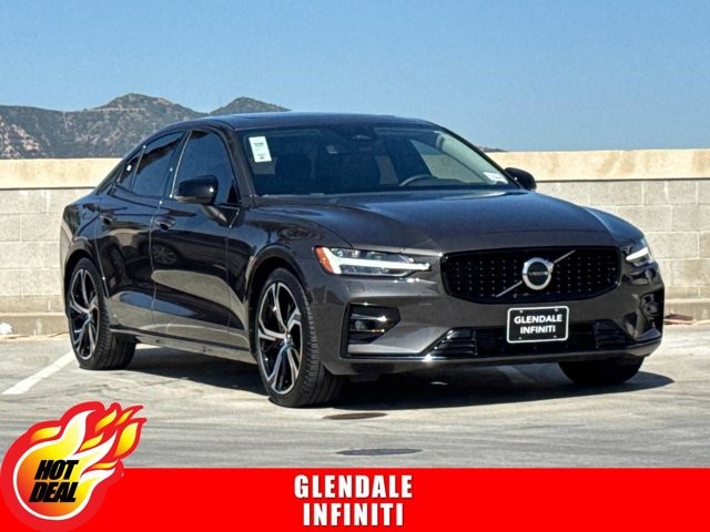2023 Volvo S60 Core Dark Theme B5 AWD Core Dark Theme Intercooled Turbo Gas/Electric I-4 2.0 L/120 [2]
