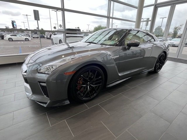 2017 Nissan GT-R Premium Premium AWD Twin Turbo Premium Unleaded V-6 3.8 L/232 [1]