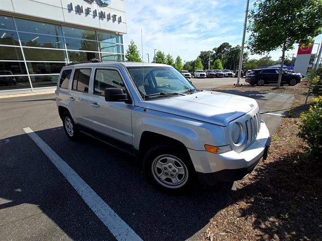 2014 Jeep Patriot Sport FWD 4dr Sport Regular Unleaded I-4 2.0 L/122 [9]