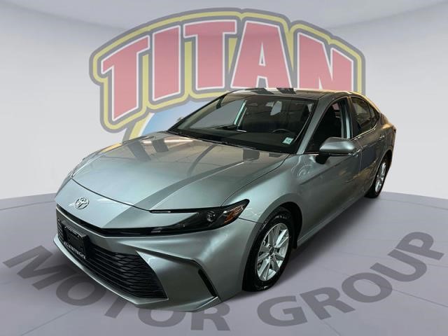 2025 Toyota Camry LE [1]