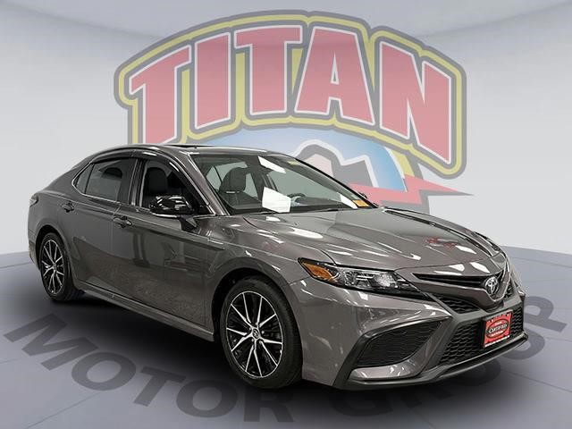 2022 Toyota Camry SE AWD [20]