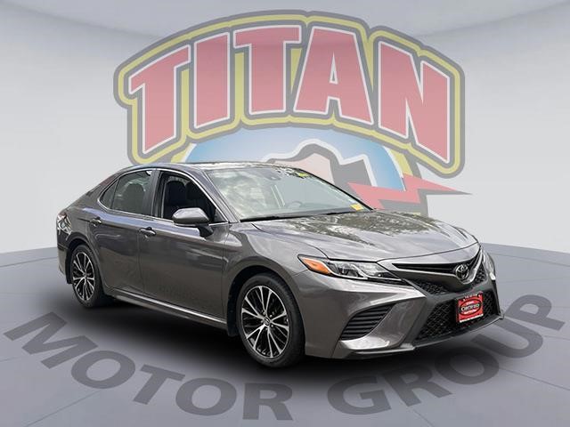 2020 Toyota Camry SE [16]