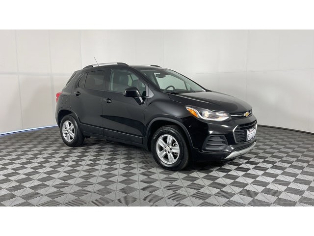 Used 2022 Chevrolet Trax LT with VIN KL7CJPSM1NB557088 for sale in Duarte, CA