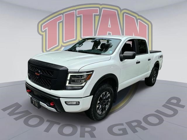 2022 Nissan TITAN Crew Cab PRO-4X 4x4 [0]