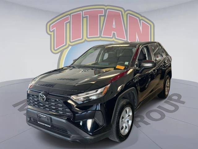 2024 Toyota RAV4 LE [8]