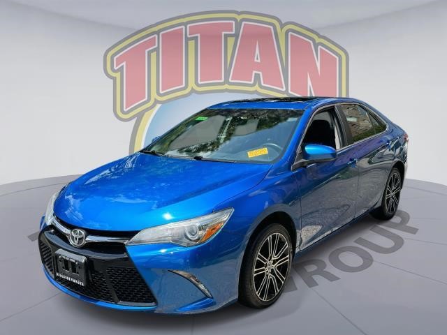 2016 Toyota Camry SE [21]