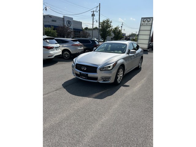 2017 INFINITI Q70 3.7 3.7 AWD Premium Unleaded V-6 3.7 L/226 [1]
