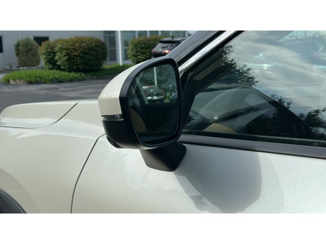 2023 Nissan Rogue Platinum AWD Platinum *Ltd Avail* Intercooled Turbo Regular Unleaded I-3 1.5 L/91 [9]