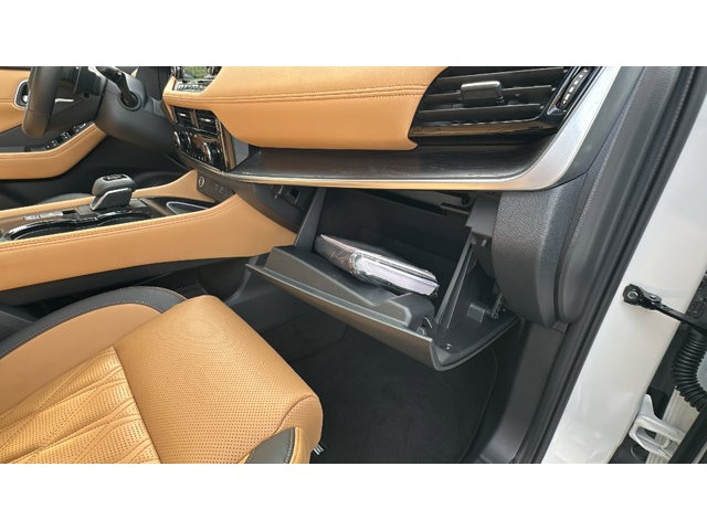 2023 Nissan Rogue Platinum AWD Platinum *Ltd Avail* Intercooled Turbo Regular Unleaded I-3 1.5 L/91 [23]