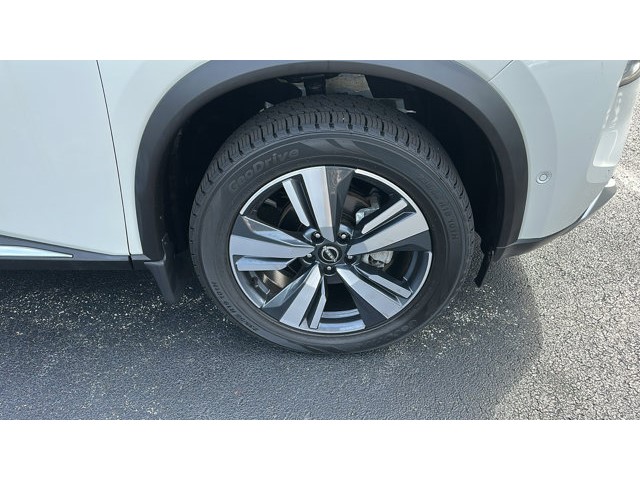 2023 Nissan Rogue Platinum AWD Platinum *Ltd Avail* Intercooled Turbo Regular Unleaded I-3 1.5 L/91 [7]