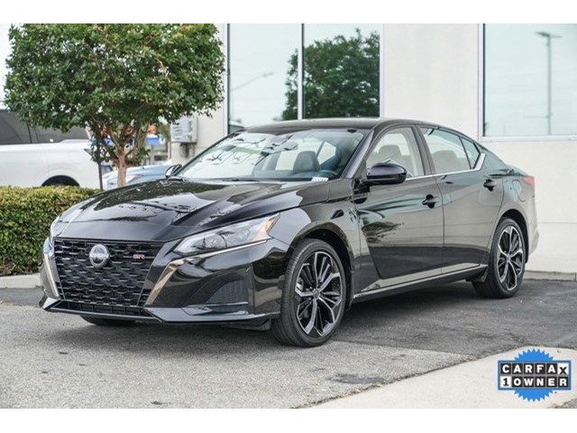 2024 Nissan Altima 2.5 SR photo 2