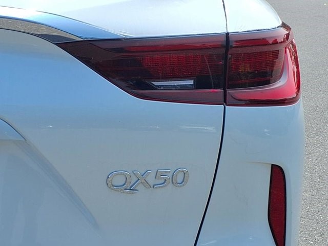 2025 Infiniti QX50 Luxe photo 7