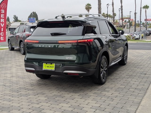 2026 Infiniti QX60 Luxe photo 7