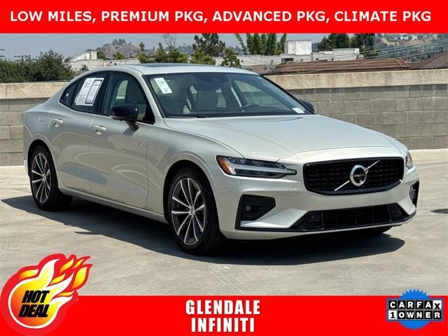 2022 Volvo S60 Momentum B5 AWD Momentum Intercooled Turbo Gas/Electric I-4 2.0 L/120 [5]