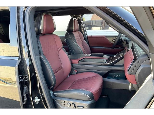 2025 Infiniti QX80 photo 11