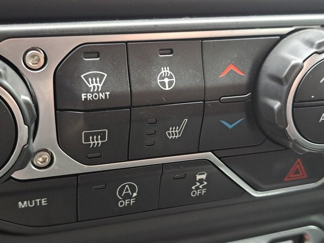 2023 Jeep Wrangler High Altitude photo 17