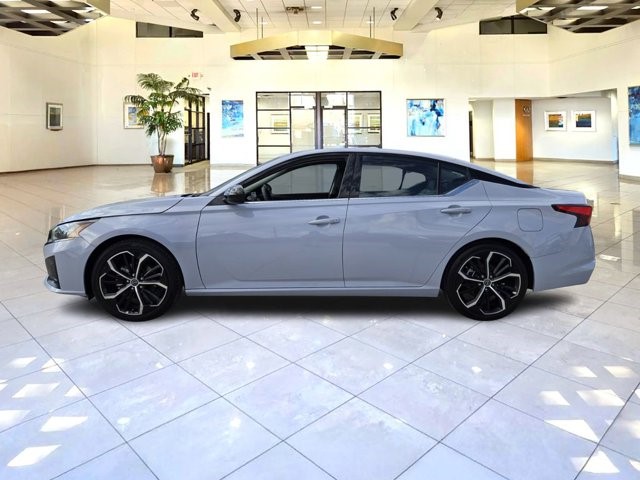 2023 Nissan Altima 2.5 SR photo 4