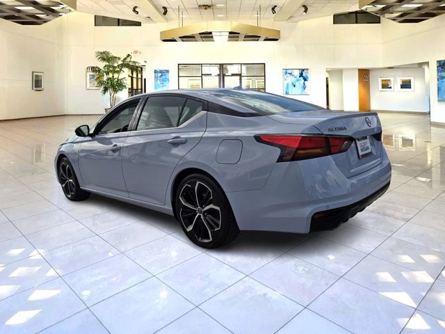 2023 Nissan Altima 2.5 SR photo 5