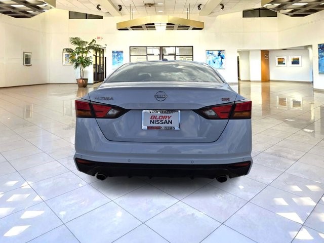 2023 Nissan Altima 2.5 SR photo 6