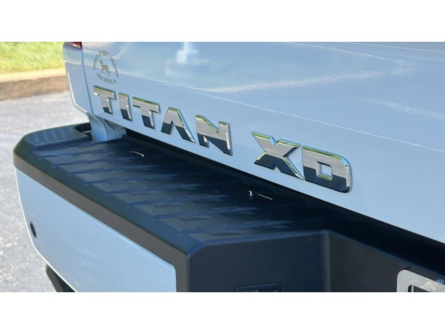 2024 Nissan Titan XD SV 4x4 Crew Cab SV Premium Unleaded V-8 5.6 L/339 [9]