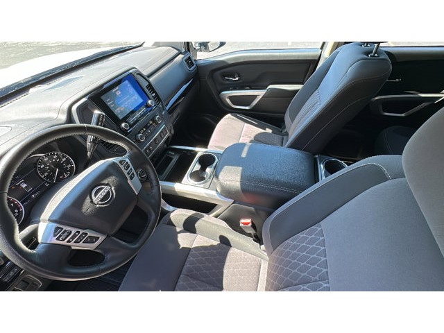 2024 Nissan Titan XD SV 4x4 Crew Cab SV Premium Unleaded V-8 5.6 L/339 [21]