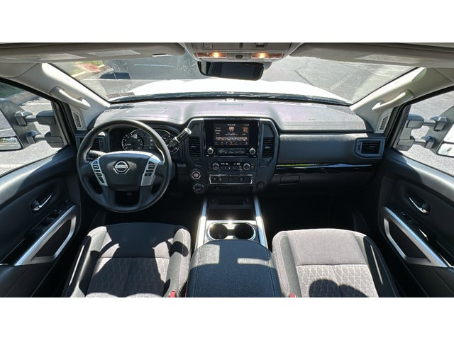 2024 Nissan Titan XD SV 4x4 Crew Cab SV Premium Unleaded V-8 5.6 L/339 [26]