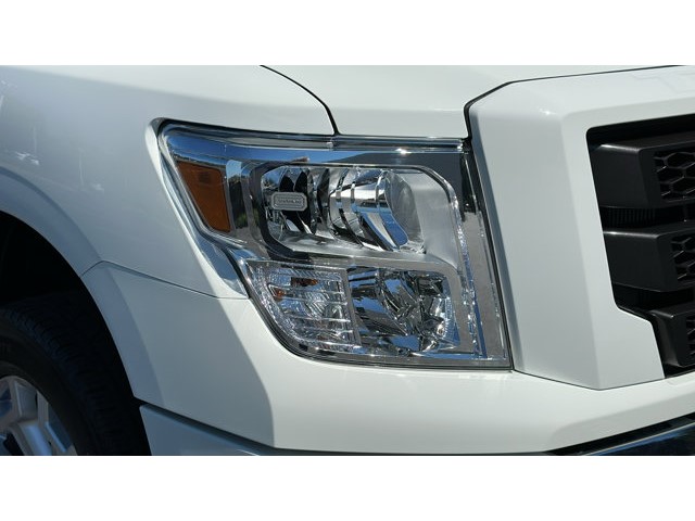 2024 Nissan Titan XD SV 4x4 Crew Cab SV Premium Unleaded V-8 5.6 L/339 [3]