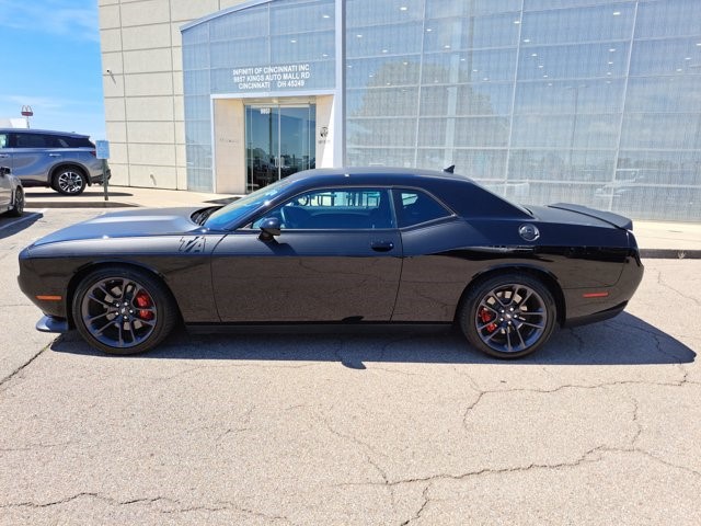 2022 Dodge Challenger R/T photo 2