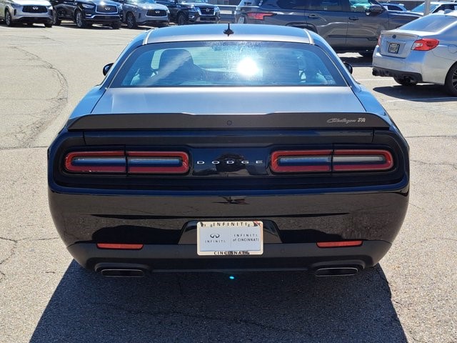 2022 Dodge Challenger R/T photo 4