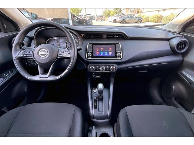 2025 Nissan Kicks Play S photo 13