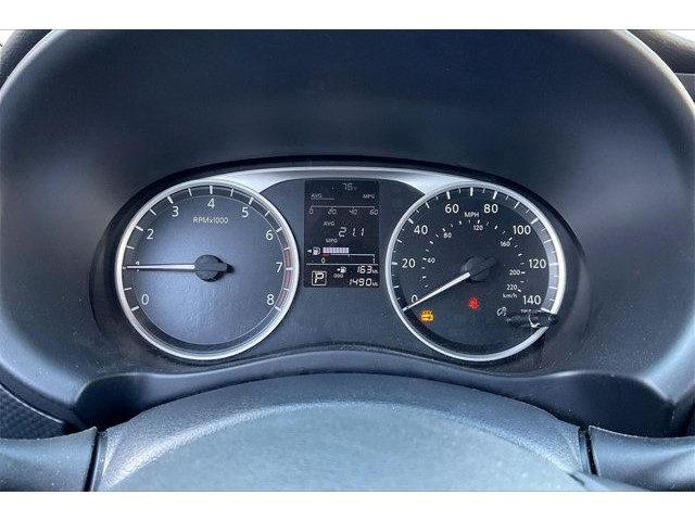 2025 Nissan Kicks Play S photo 17