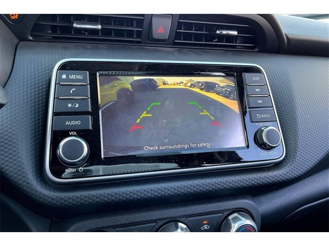 2025 Nissan Kicks Play S photo 18