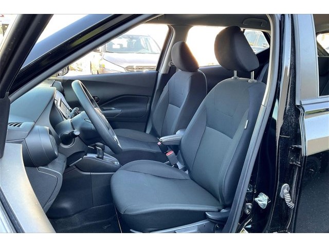2025 Nissan Kicks Play S photo 21