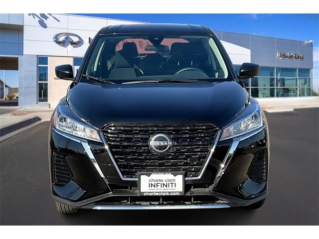 2025 Nissan Kicks Play S photo 3