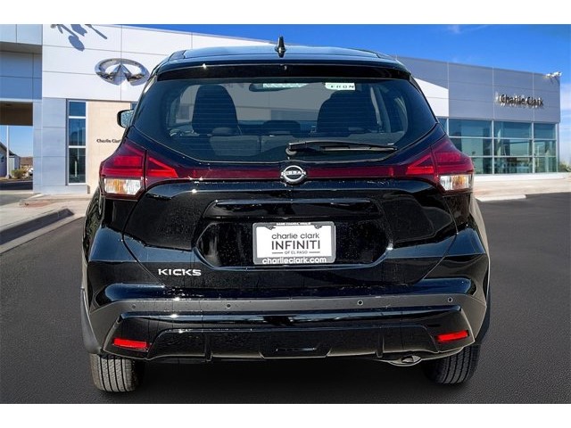 2025 Nissan Kicks Play S photo 4