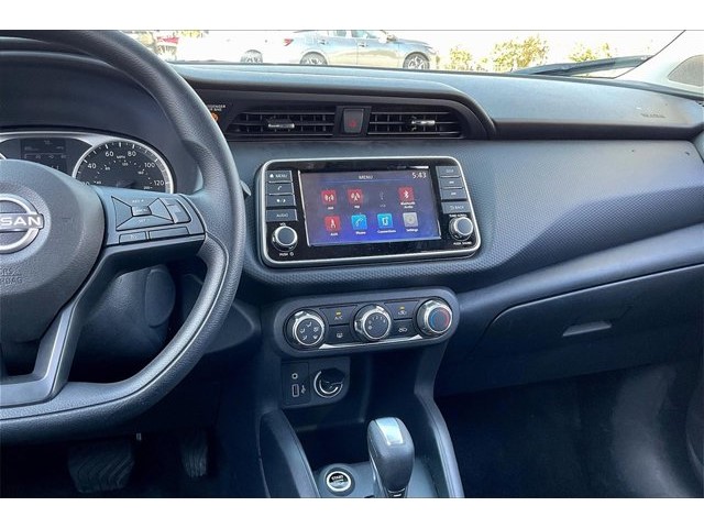 2025 Nissan Kicks Play S photo 6