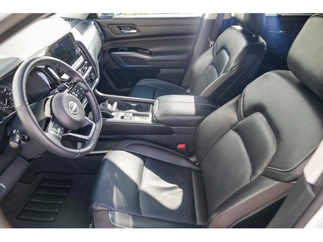 2022 Nissan Pathfinder SL photo 15