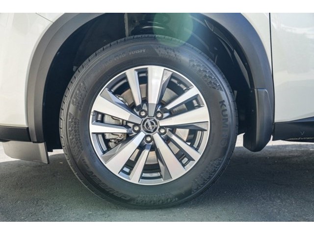 2022 Nissan Pathfinder SL photo 8
