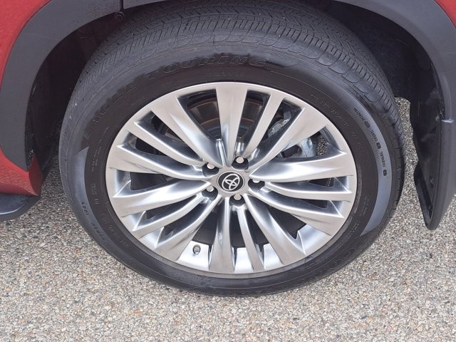 2023 Toyota Highlander Platinum photo 10