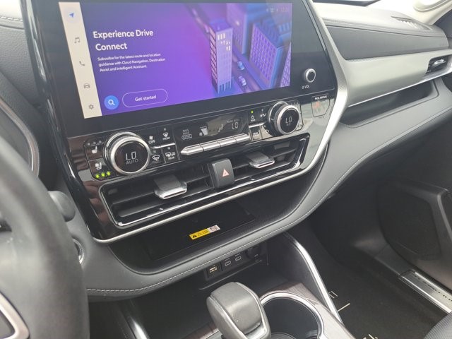 2023 Toyota Highlander Platinum photo 15