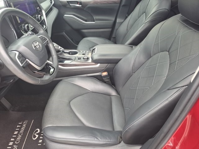 2023 Toyota Highlander Platinum photo 28