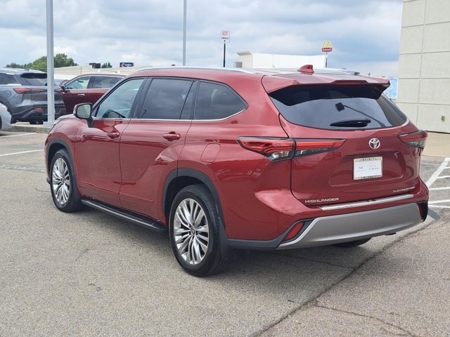 2023 Toyota Highlander Platinum photo 3
