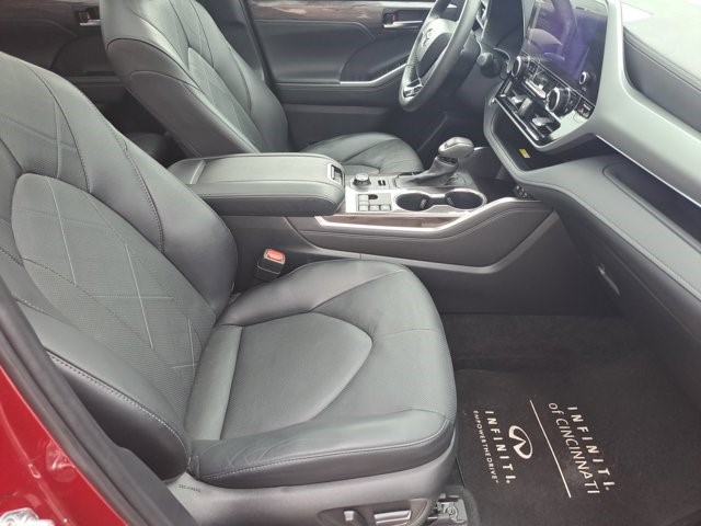2023 Toyota Highlander Platinum photo 30