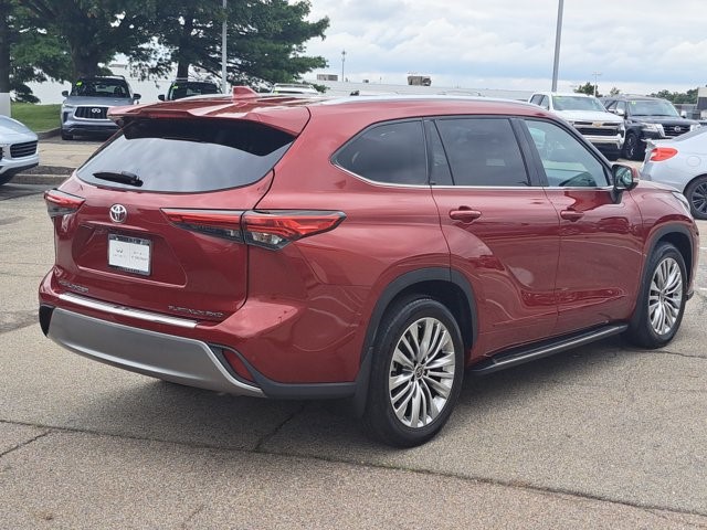2023 Toyota Highlander Platinum photo 5