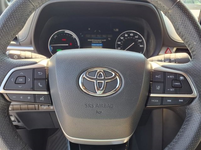 2023 Toyota Sienna Limited photo 12