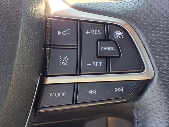 2023 Toyota Sienna Limited photo 17