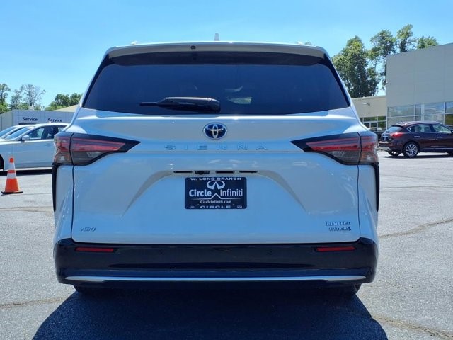 2023 Toyota Sienna Limited photo 2
