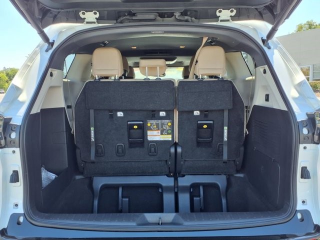 2023 Toyota Sienna Limited photo 5
