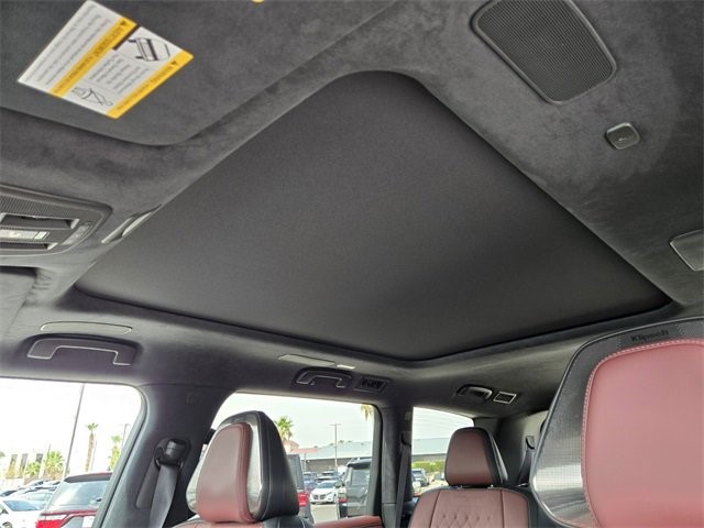 2026 Infiniti QX80 photo 12