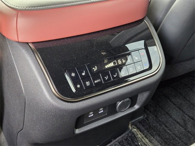 2026 Infiniti QX80 photo 17